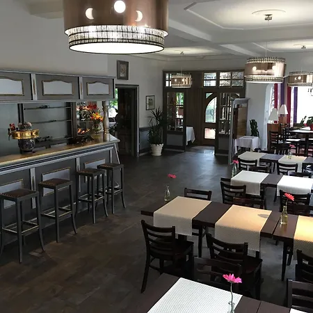 Restaurant Le Bristol Hotel 3*