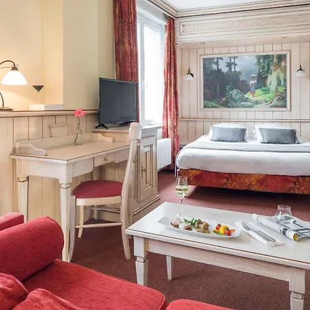 Restaurant Le Bristol 3* נידרברון-לה-בה