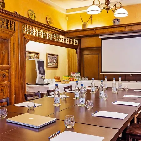 Restaurant Le Bristol מלון 3*